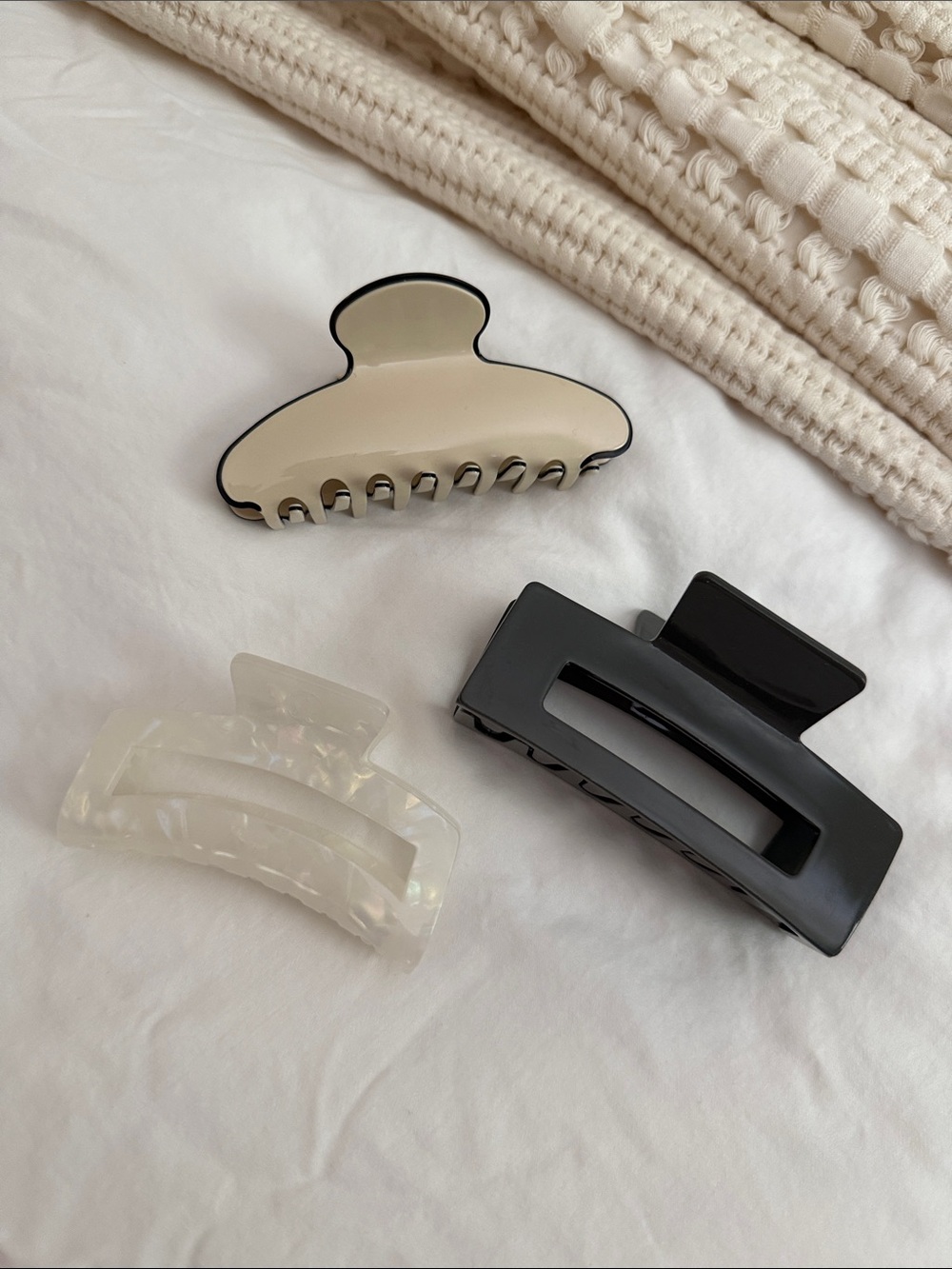 Neutral Hair Claw Clip Set - Cream, Black, Pearl